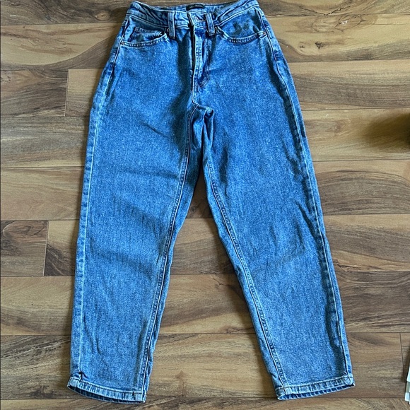 Wild Fable , Woman’s size 2,Light Blue Denim Jeans - Picture 1 of 6